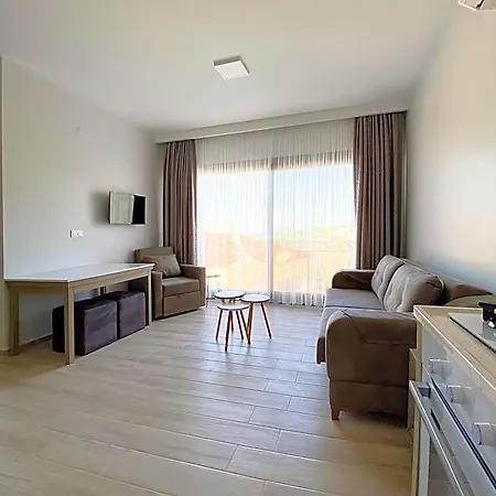 Azize Hotel Ciftlikkoyu
