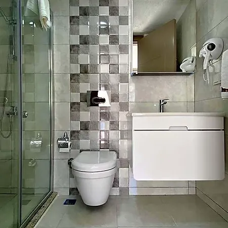 Azize Hotel Ciftlikkoyu